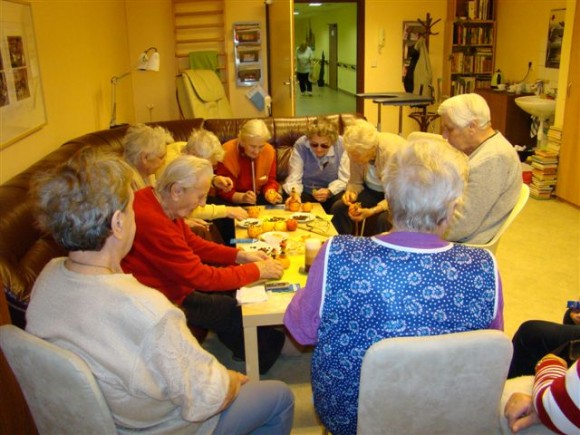 Výroba adventní dekorace (25. listopadu 2009)