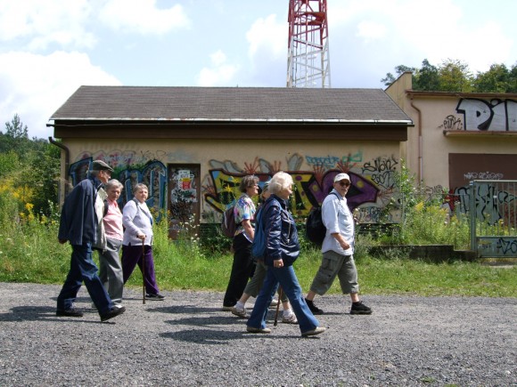 13.08.09, výlet klubu Pohoda, usilovný pochod Česká chalupa - Lidové sady